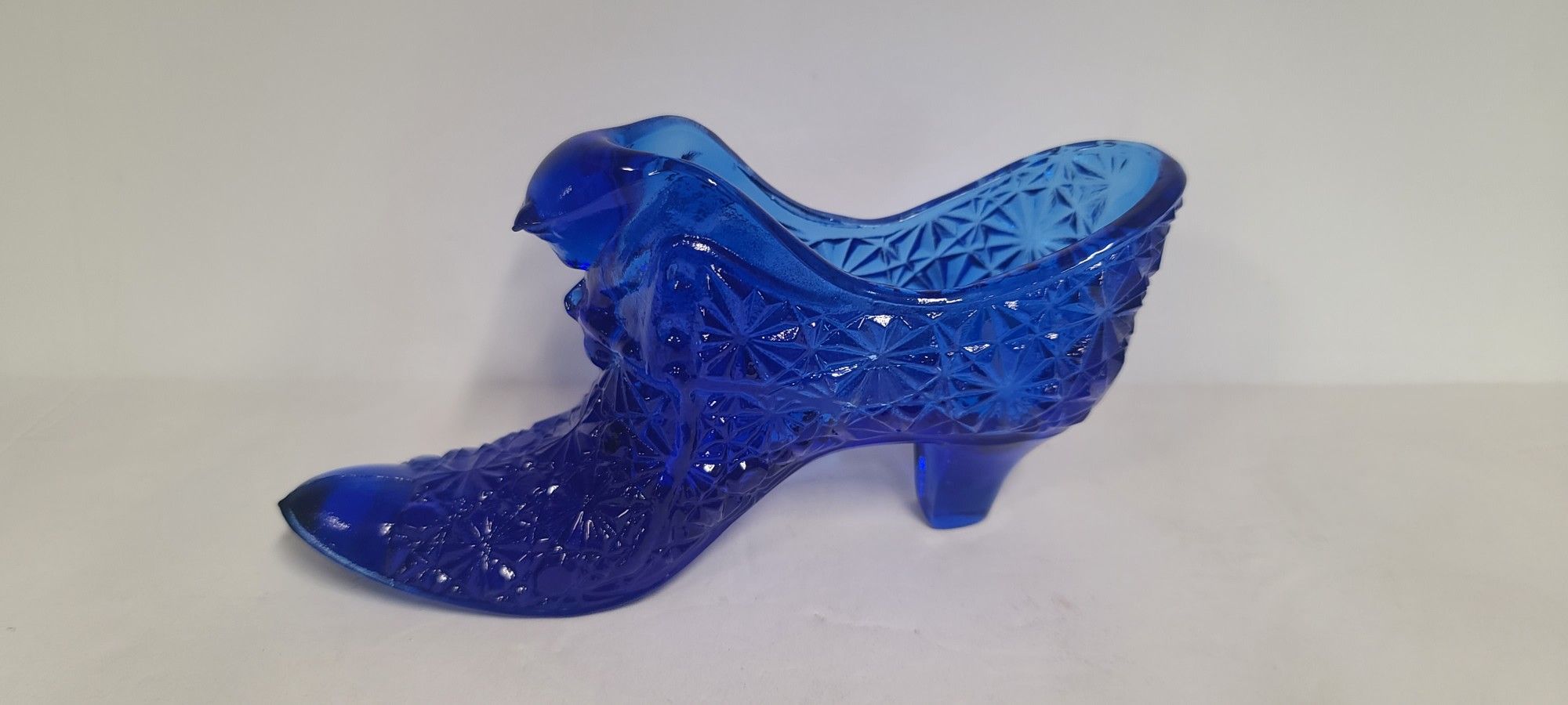 Vintage Fenton Cobalt Blue Daisy Button Cat Head Glass Shoe Figurine