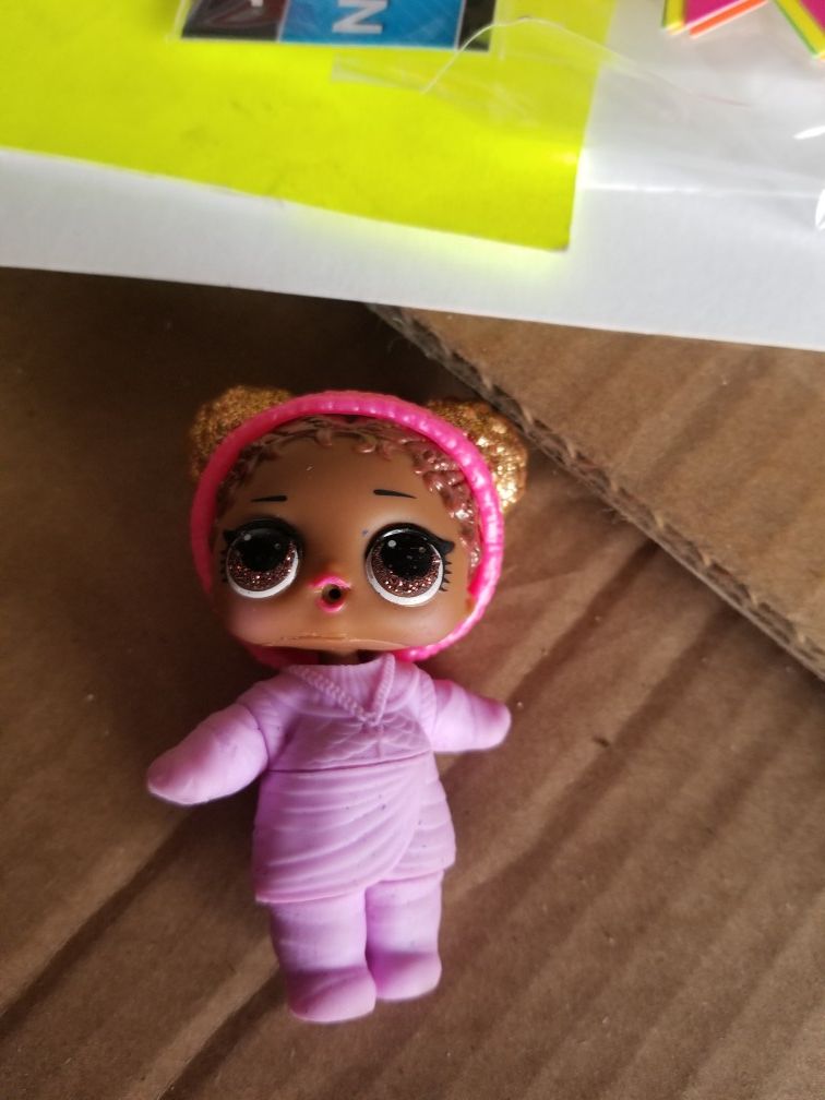LOL glitter surprise