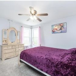 Queen Bedroom Furniture – Affordable & Must Go!