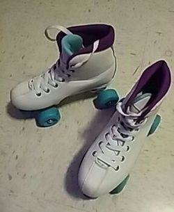 Women skates size 8