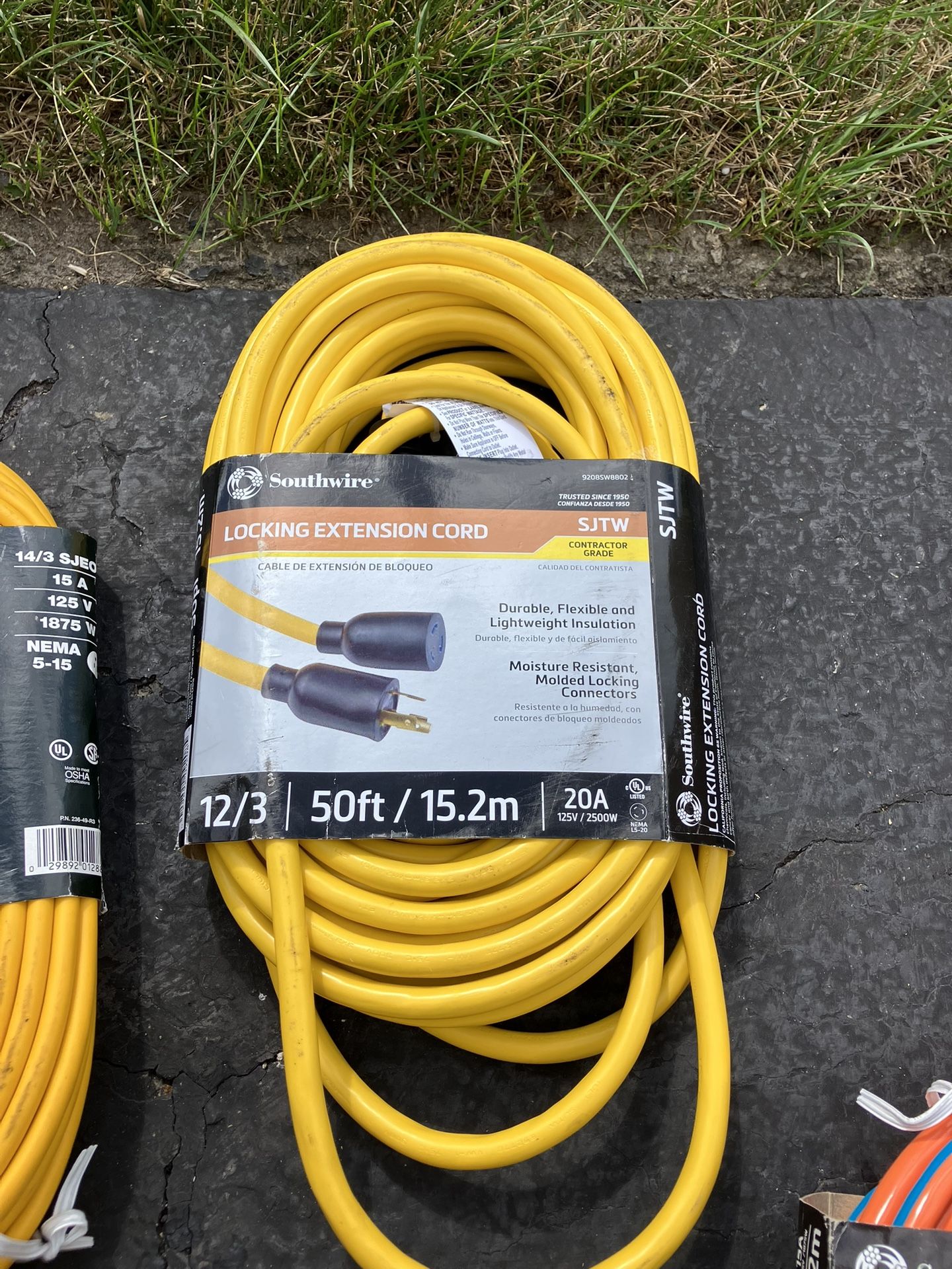 Southwire 12/3 SJTW Locking Extension Cord