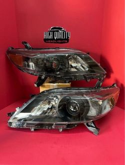 Toyota sienna 2011-2020 headlights😂🤣
