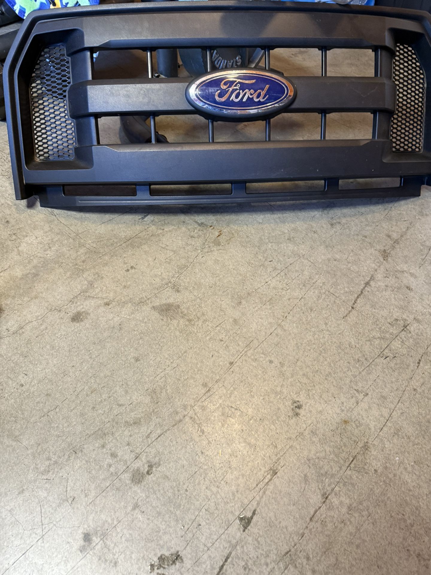 Headlights And grill From A Ford F-150
