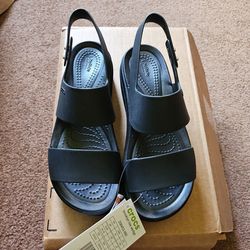 New crocs sandals size 5