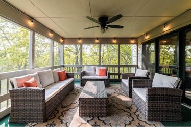 New—5pc set patio furniture