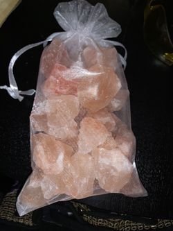 1 pound Pink Himalayan Salt chunks , great BathSalt and decor. Authentic