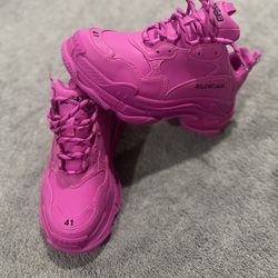 BRAND NEW GENUINE AUTHENTIC BALENCIAGA SNEAKERS 