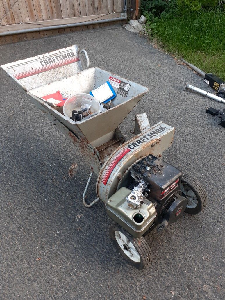 Craftsman Wood Chipper For Repair Or Parts for Sale in Lake Stevens, WA