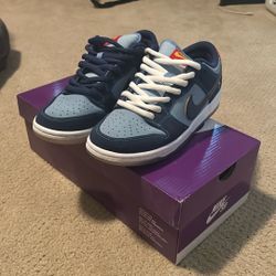 Why so sad? Size 7 M