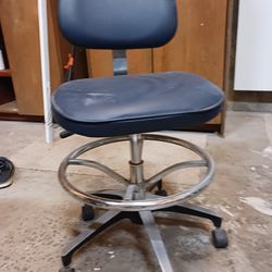 Rolling Swiveling Chair/barstool