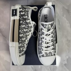 B23 Low Top Dior’s
