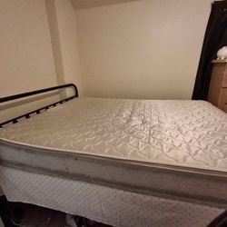 Queen Size Bed W Box Spring And Frame