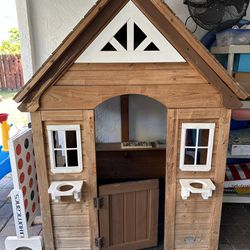 Wooden Kids Play House 