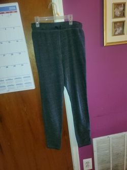 ALO WOMEN'S SIZE SMALL POCKETED ALO YOGA PANTS.