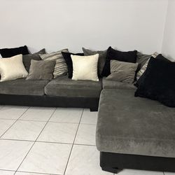 Muebles en L súper grandes y cómodos .