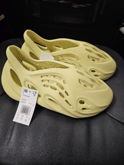 Adidas Yeezy Foam Runner Sulfur