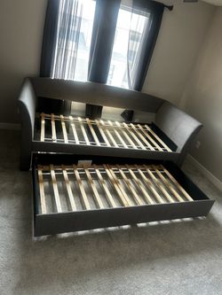 Daybed with trundle