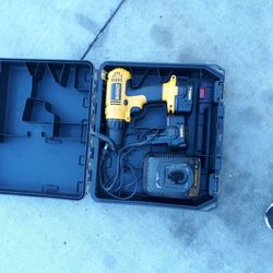 Dealt 12v Cordless Drill