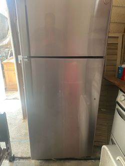 GE Refrigerator Brand New