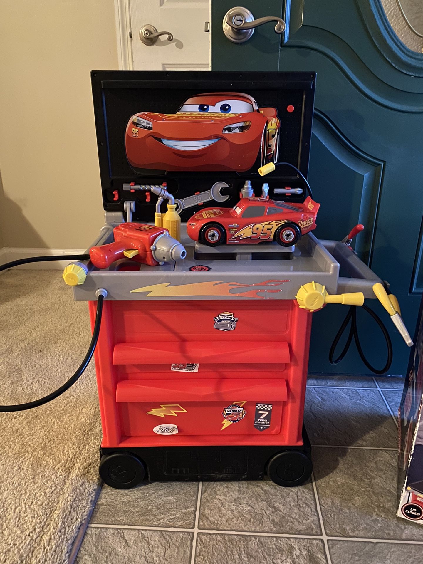 Disney Pixar Cars Service Station