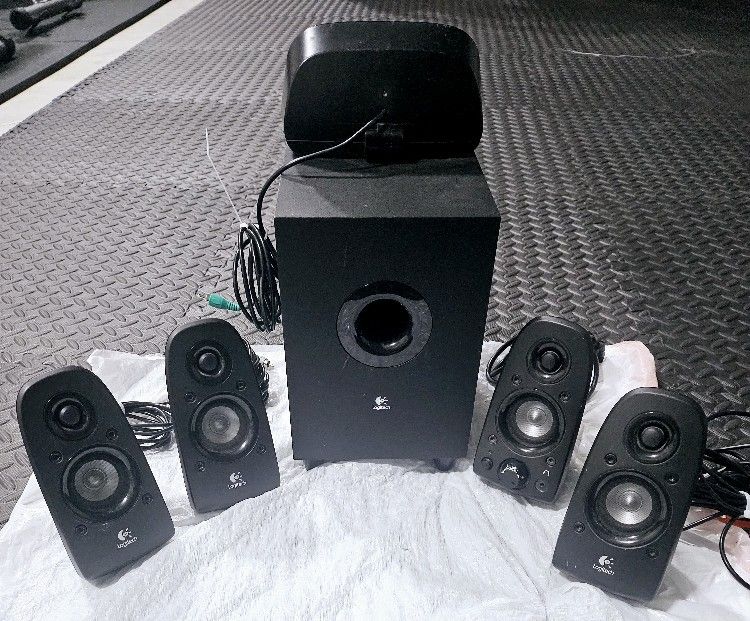 Logitech 5-Speaker Sub-Woofer Surround System