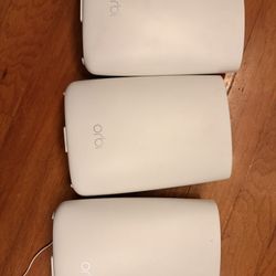 Orbi V2 Router