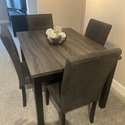 4 Person Dinning Room Table  (Small)