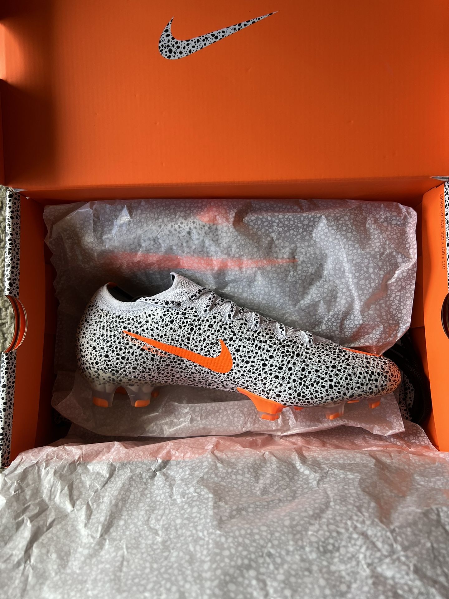 New Vapor 13 Cristiano Ronaldo Safari Edition Size 8 Men