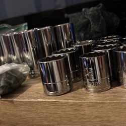 Different Size Sockets