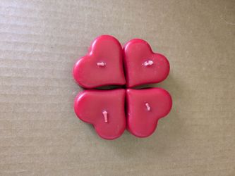 Candles Red Heart Shaped Set of 4 NWOT Measures 2 x 2 Inches