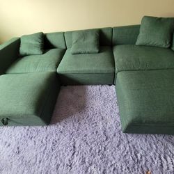 Couch With 2 Ottomans