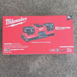 Milwaukee M18 Dual Bay Simultaneous Super Charger 48-59-1815