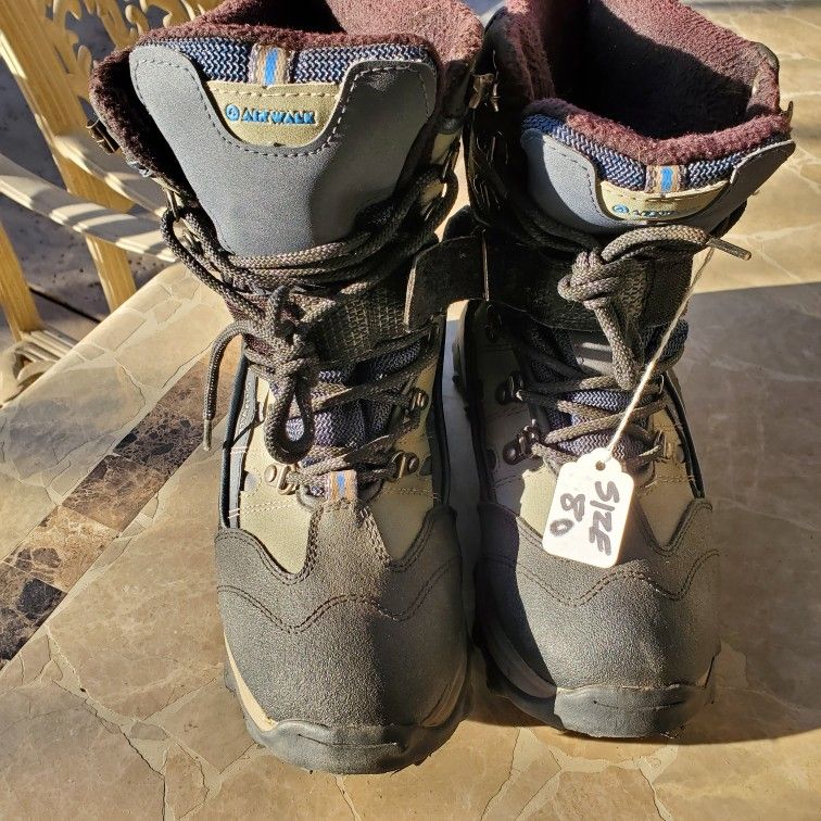 Women's Size 8 Snow Boots Thinsulated