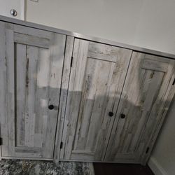 Cat Litter Box/Robot Hider