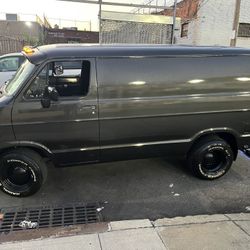 Classic Ven Dodge B 250 Shot 