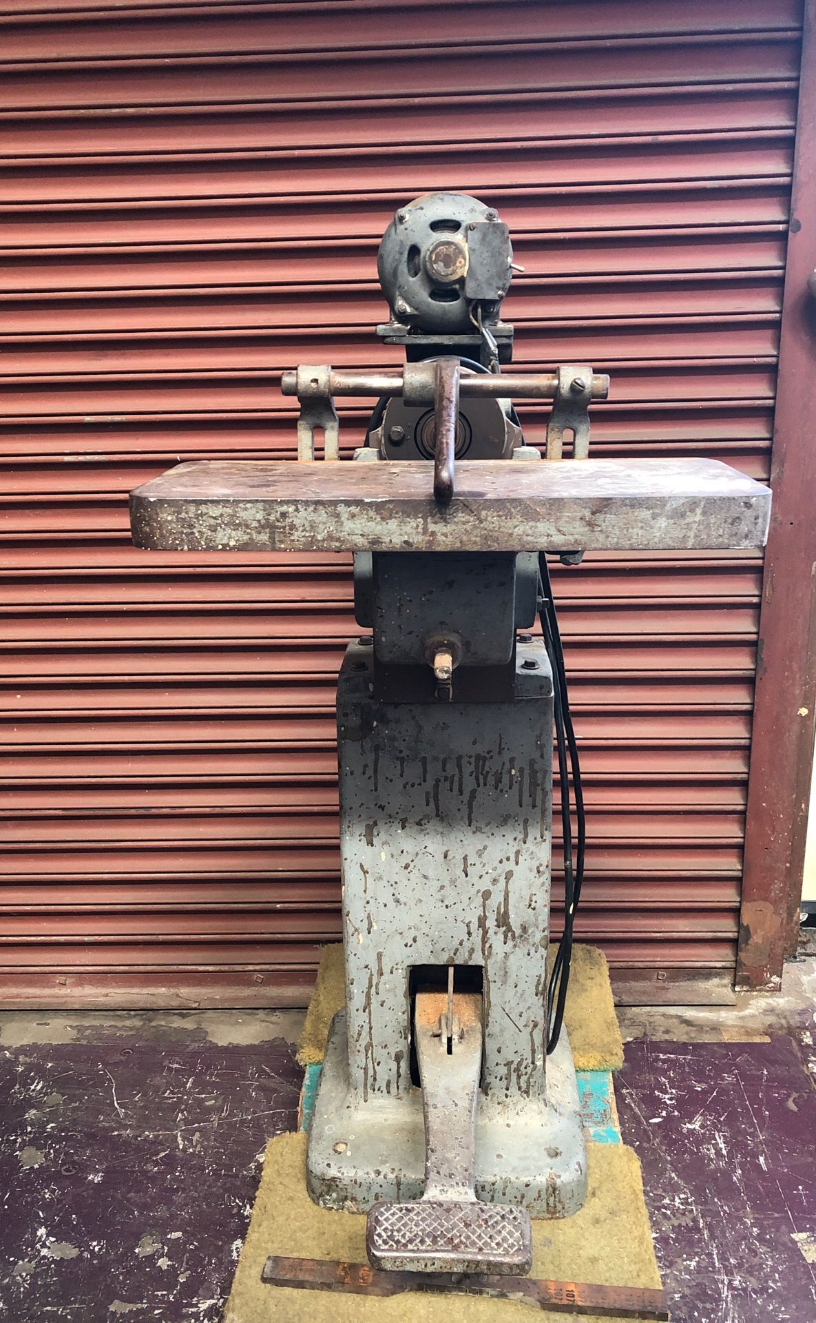 Davis & Wells Horizontal Boring Machine Drill Press Wood Working cast