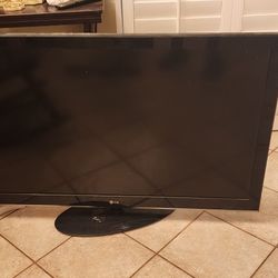42" LG TV