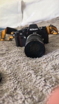 Camera Nikon f3 , flash and  lens  Japan