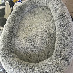Large Dog Bed W/ Blanket 