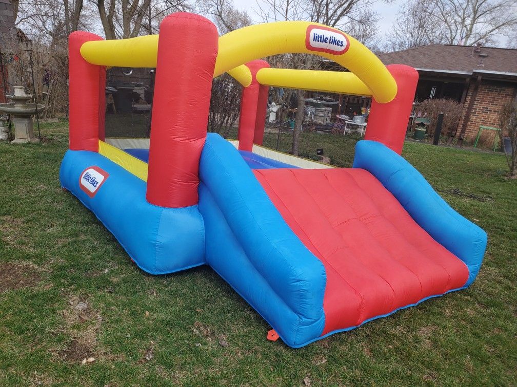 Little Tikes Inflateble Bounce House With Slide