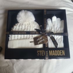 Steve Madden Ladies Gloves With Pearl Embellished Beanie 