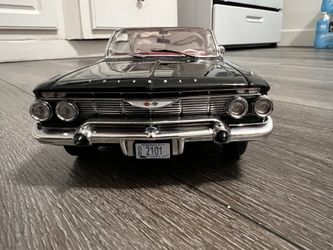 Diecast 1/18 Scale Sun Star 1961 Impala Black Hard Top
