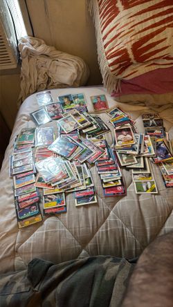 $225 OBO Approximately 170 baseball cards from the 70s and 80s CollX value is over $300