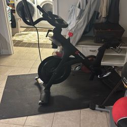Pelaton bike 