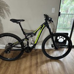 Mountain Bike (Full Suspension) 