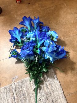 Gorgeous bouquets of artificial flowers