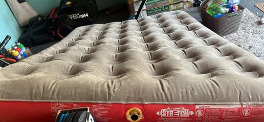 Air mattress with extra pump not built in