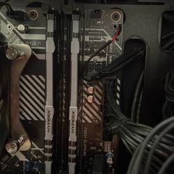 Kingston DDR4 2 sticks 16GB ram 3200MHz