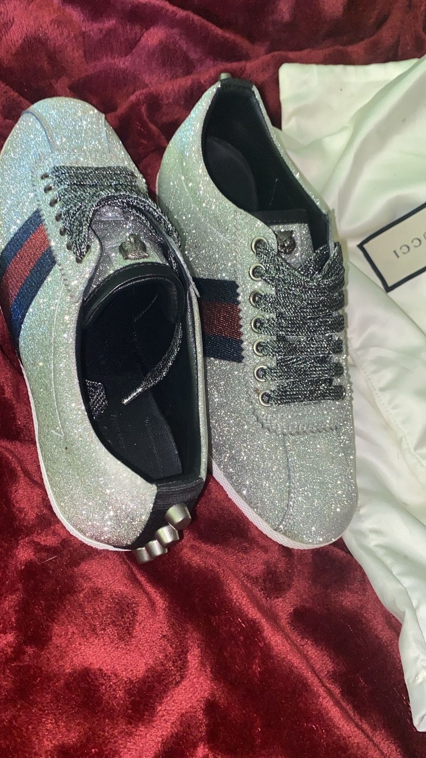 100% Authentic Women Glitter Web Bambi With Studs