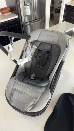 Baby Jogger bouncer LIKE NEW